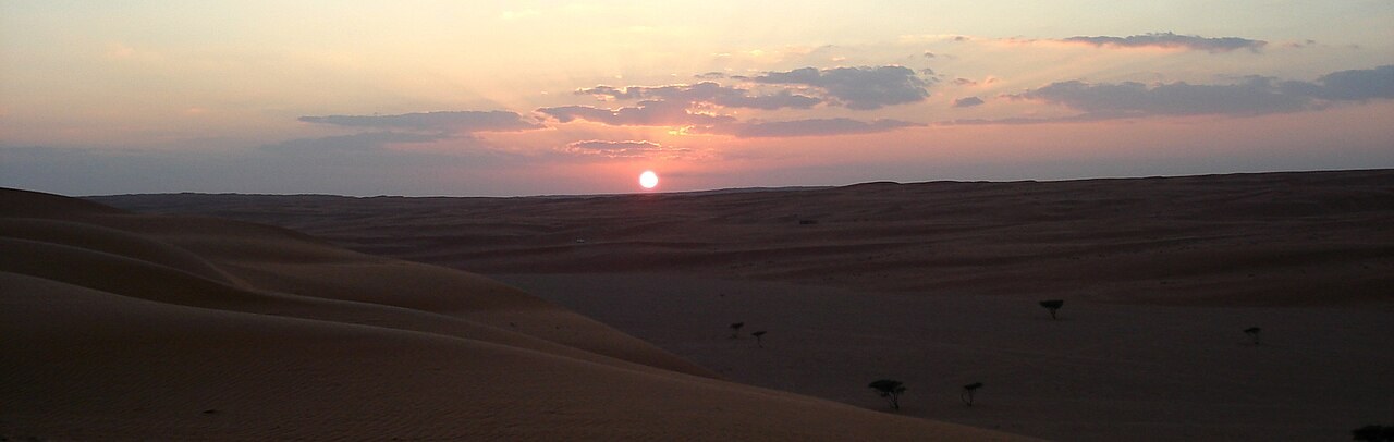 Sonnenuntergang über den Dünen der Wahiba Sands